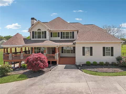 211 Wicklow Ct, Hoschton, GA 30548