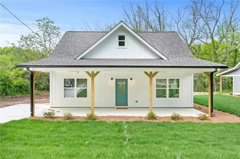 5224 W Mountain St, Stone Mountain, GA 30083