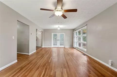 Living - 3826 Ensign Dr, Chamblee, GA 30341 photo 6 of 7