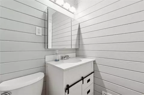 Bath - 3826 Ensign Dr, Chamblee, GA 30341 photo 3 of 4