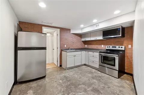 Kitchen - 3826 Ensign Dr, Chamblee, GA 30341 photo 4 of 5
