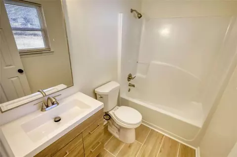 Bath - 61 Andrew Rd, Covington, GA 30016 photo 2 of 6