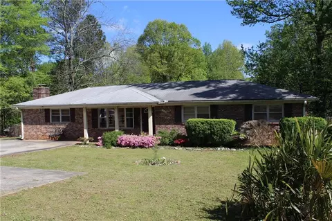 1646 Hurt Rd SW, Marietta, GA 30008