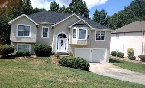 9399 Whaleys Lake Ln, Jonesboro, GA 30238