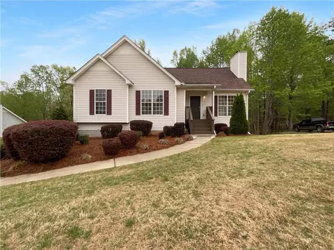 131 Diamond Ct, Carrollton, GA 30116