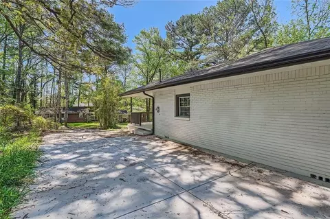 1679 Hollyhock Ter, Decatur, GA 30032