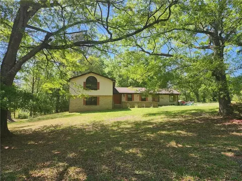 69 N Hearn Rd, Ellenwood, GA 30294