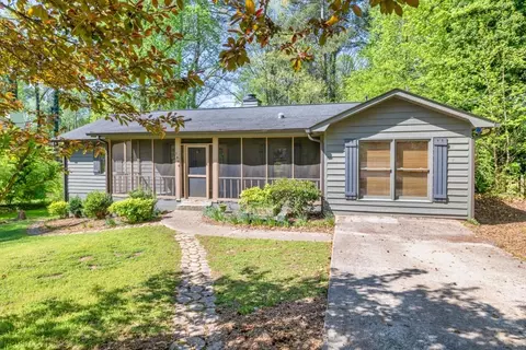 1878 Suwanee Roberts Ct, Lawrenceville, GA 30043