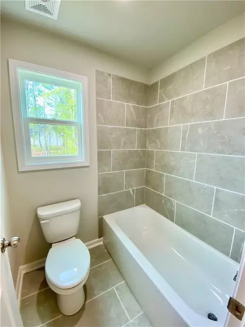 Bath - 176 Meadows Dr, Bethlehem, GA 30620 photo 6 of 6