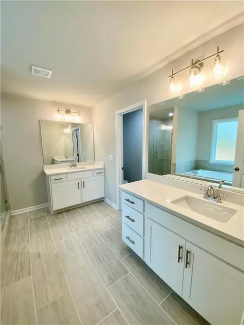 Bath - 176 Meadows Dr, Bethlehem, GA 30620 photo 2 of 6