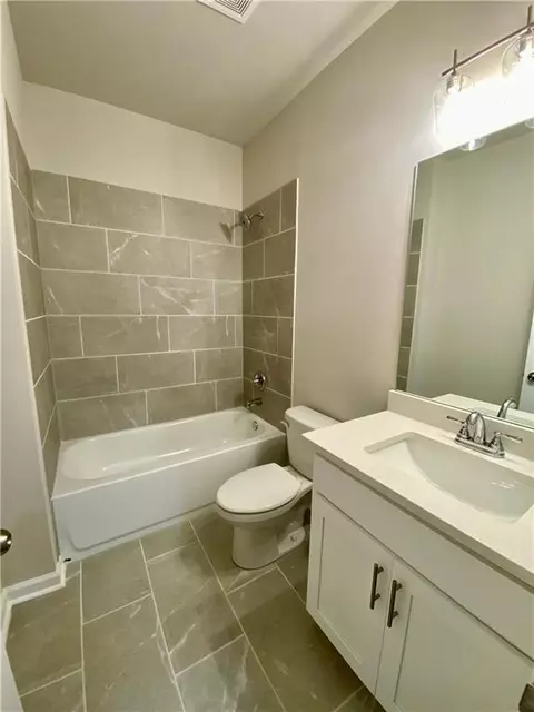 Bath - 176 Meadows Dr, Bethlehem, GA 30620 photo 1 of 6