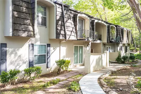 725 Dalrymple Rd #3G, Atlanta, GA 30328
