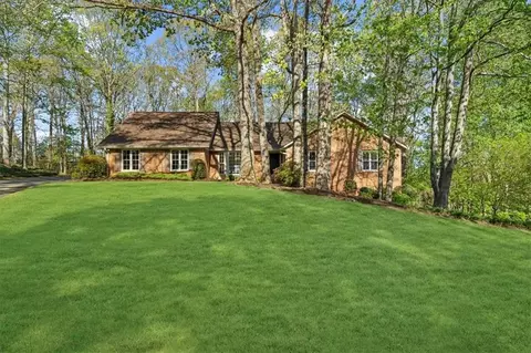 11815 Mountain Laurel Dr, Roswell, GA 30075