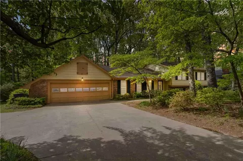2343 Kings Point Dr, Dunwoody, GA 30338