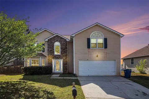 3243 Timber Rdg, College Park, GA 30349