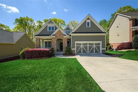 7235 Lake Sterling Blvd, Flowery Branch, GA 30542