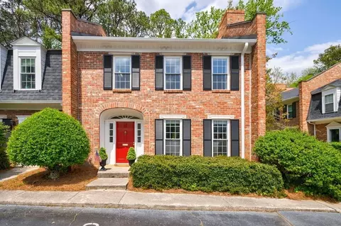 12 Valley Forge Pl NW #215, Atlanta, GA 30318