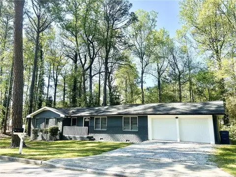 185 Maple Wood Dr, Lawrenceville, GA 30046