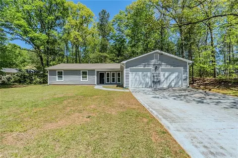 1665 Dunbarton Dr, Lithonia, GA 30058