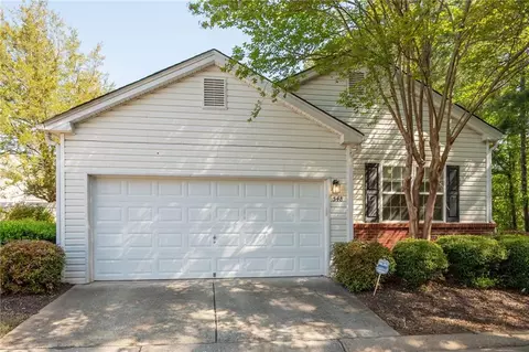 548 W Oaks Dr, Woodstock, GA 30188