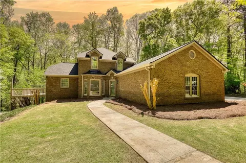 1660 Weems Rd, Locust Grove, GA 30248