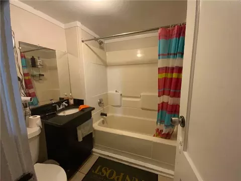 Bath - 213 N Erwin St, Cartersville, GA 30120 photo 2 of 4