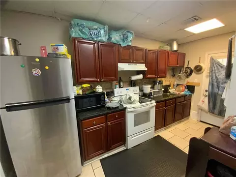 Kitchen - 213 N Erwin St, Cartersville, GA 30120 photo 3 of 6