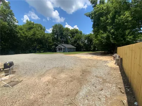 Exterior - 213 N Erwin St, Cartersville, GA 30120 photo 9 of 16