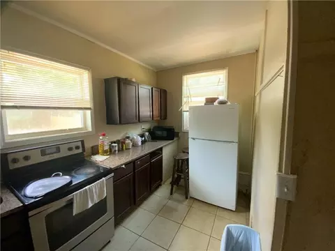 Kitchen - 213 N Erwin St, Cartersville, GA 30120 photo 4 of 6