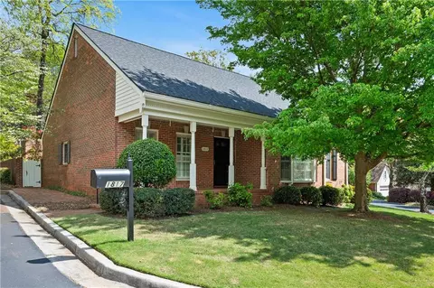 1817 Bedfordshire Dr, Decatur, GA 30033