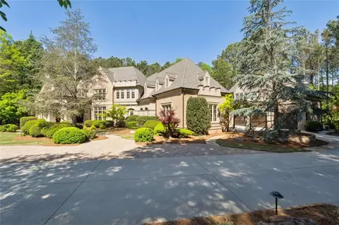 811 Flathead Pass, Suwanee, GA 30024 photo 2