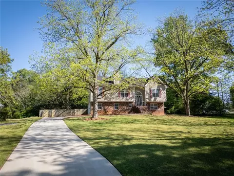 20 Old Oak Ct, Covington, GA 30016