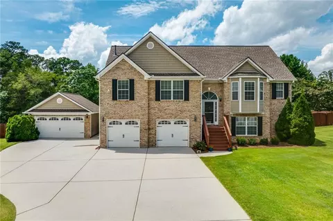 981 Golden Meadows Ln, Loganville, GA 30052