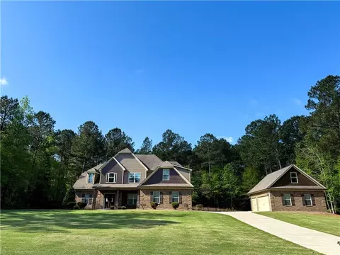 105 Chantilly Ln, Fayetteville, GA 30215