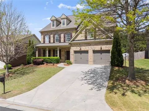 Exterior - 550 Eldridge Dr, Suwanee, GA 30024 photo 2 of 7