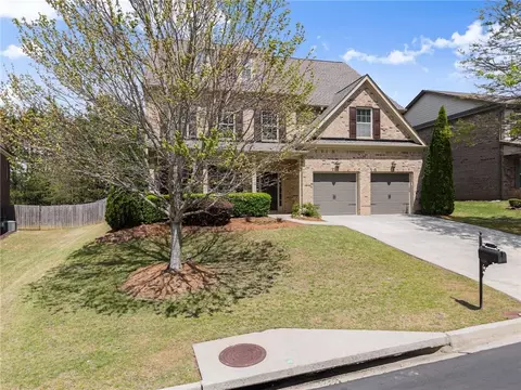 Exterior - 550 Eldridge Dr, Suwanee, GA 30024 photo 3 of 7