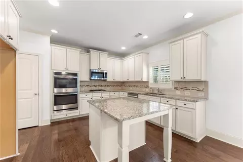 Kitchen - 550 Eldridge Dr, Suwanee, GA 30024 photo 3 of 3