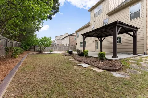 Exterior - 550 Eldridge Dr, Suwanee, GA 30024 photo 7 of 7