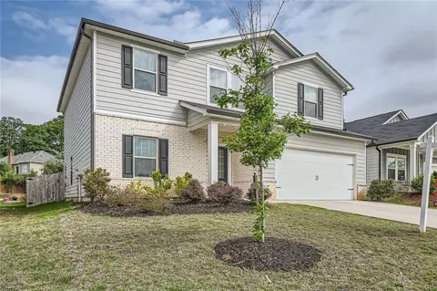 4929 Dufour Dr, Lilburn, GA 30047