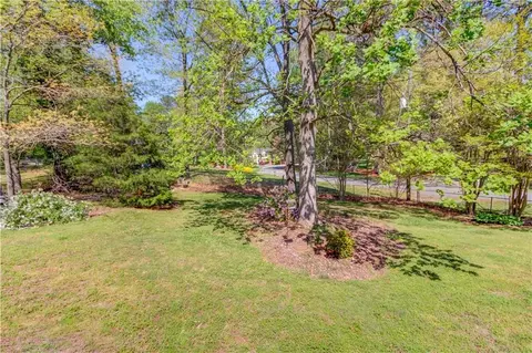 Exterior - 4048 Suzanne Ln, Duluth, GA 30096 photo 4 of 10