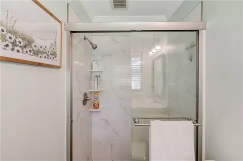 Bath - 4048 Suzanne Ln, Duluth, GA 30096 photo 2 of 4