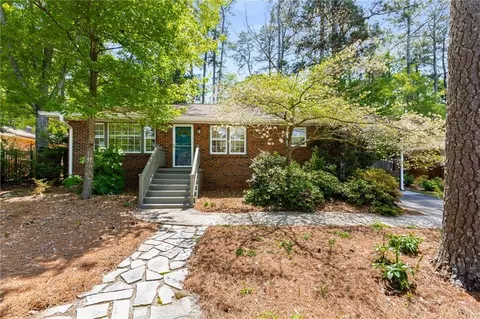 404 Bridlewood Cir, Decatur, GA 30030