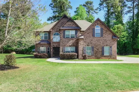 1544 English Manor Cir, Stone Mountain, GA 30087