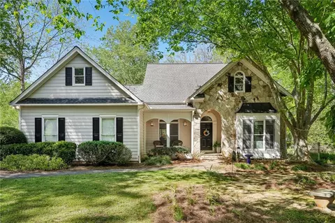 2095 Southers Cir, Suwanee, GA 30024