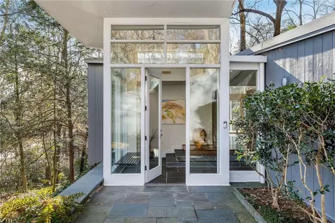 1105 Crest Valley Dr, Sandy Springs, GA 30327