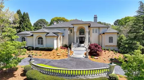 1895 Kathy Whitworth Dr, Braselton, GA 30517