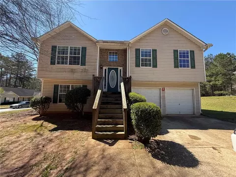 8302 N Sterling Lakes Dr, Covington, GA 30014