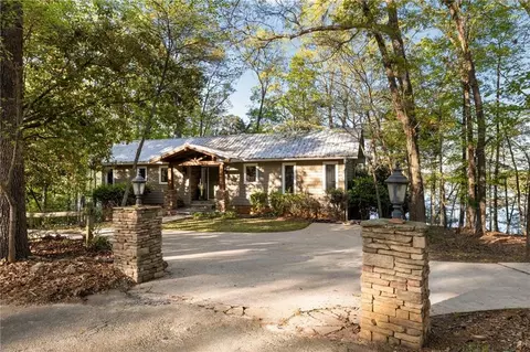 736 Cedar Ridge Rd, Hartwell, GA 30643