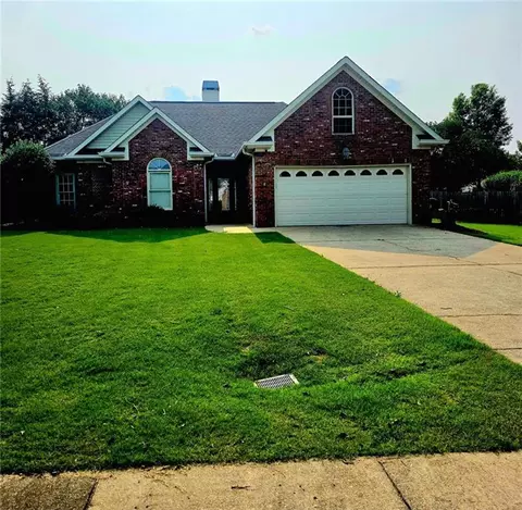 94 Old Mill Ct, Carrollton, GA 30117