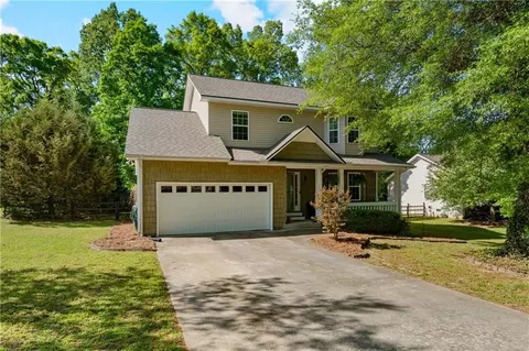110 Honeysuckle Dr SE, Calhoun, GA 30701